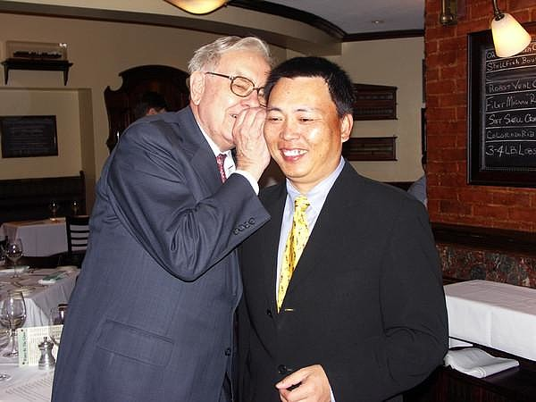 Duan paid US$620,100 for the charity lunch with Warren Buffett in 2006